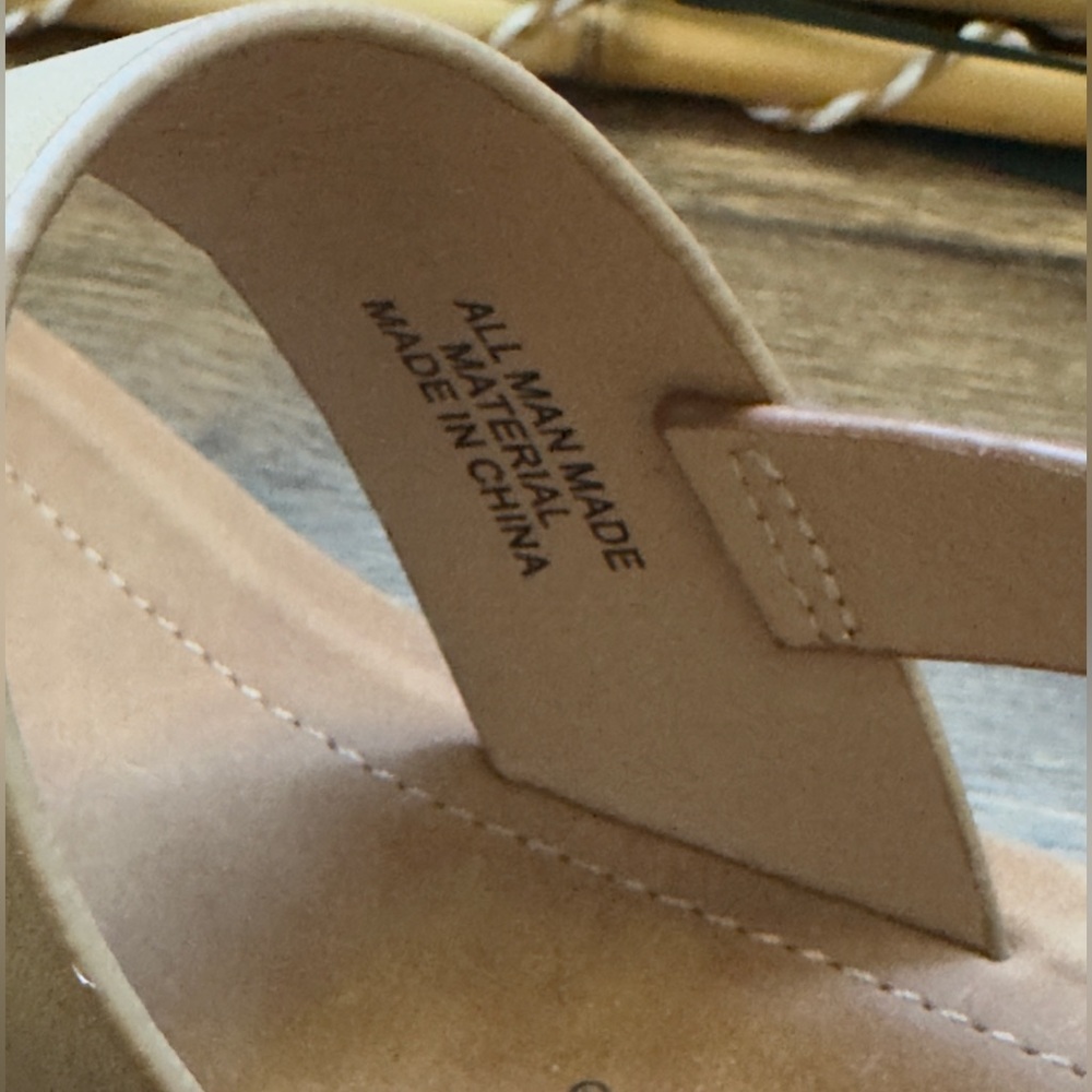 Soda Two-Tone Caramel Double Strap Slingback Sandals – 7-1/2 - Picture 6 of 7